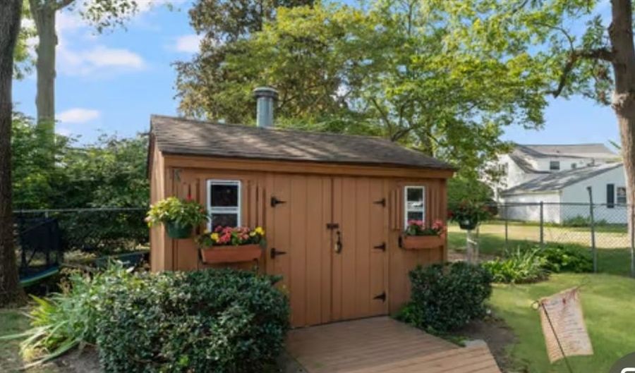 66 Foxglove Dr, Cranston, RI 02920 - 4 Beds, 4 Bath