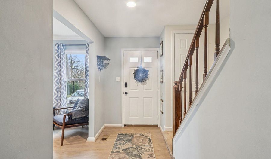 4068- H CHAMPIONSHIP Dr, Annandale, VA 22003 - 3 Beds, 4 Bath