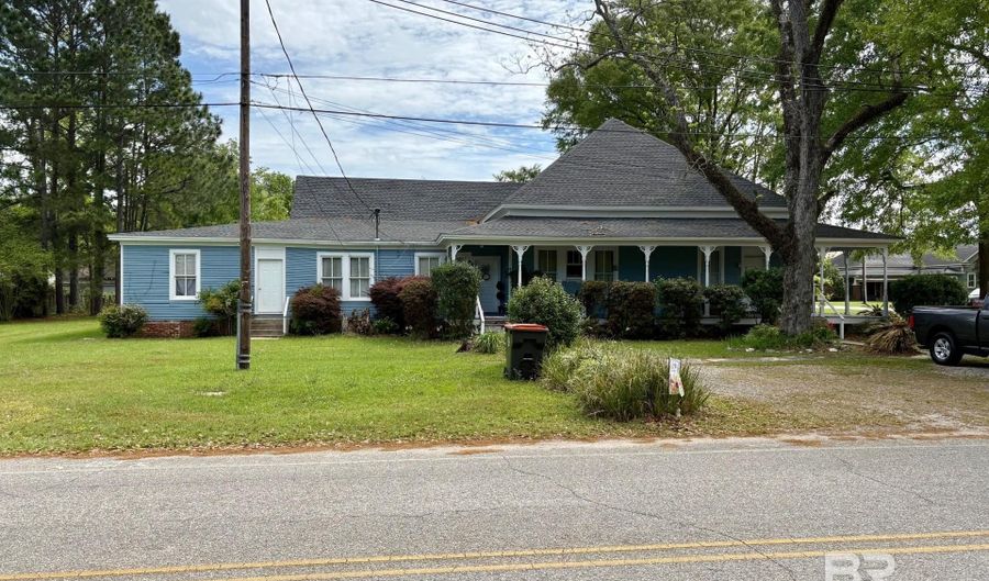 300 Mcmillan Ave, Bay Minette, AL 36507 - 4 Beds, 4 Bath