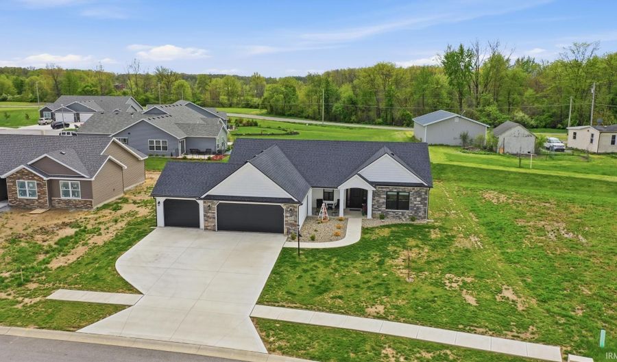 2313 Chandler Way, Auburn, IN 46706 - 3 Beds, 2 Bath
