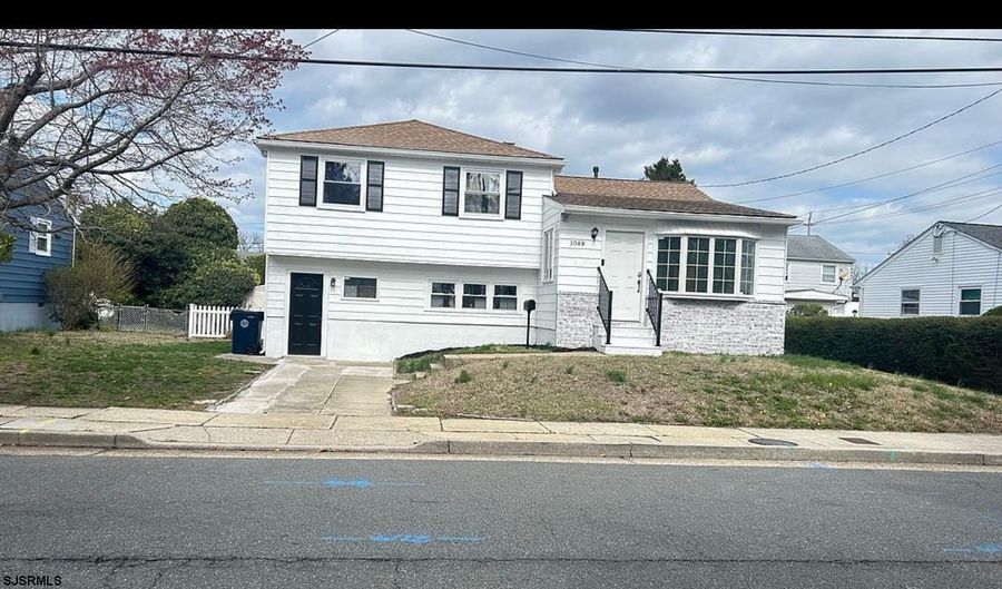 1049 N Michigan Ave Ave, Atlantic City, NJ 08401 - 2 Beds, 2 Bath