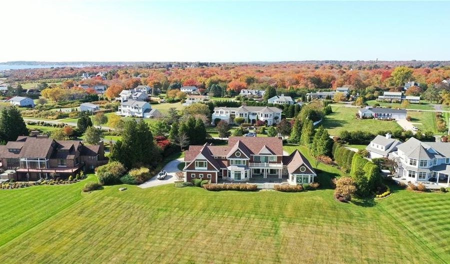 127 Cliff Dr, Narragansett, RI 02882 - 5 Beds, 6 Bath