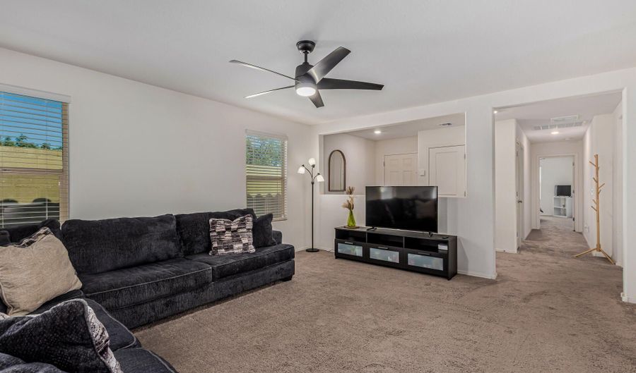 1010 S 5TH St, Avondale, AZ 85323 - 3 Beds, 2 Bath