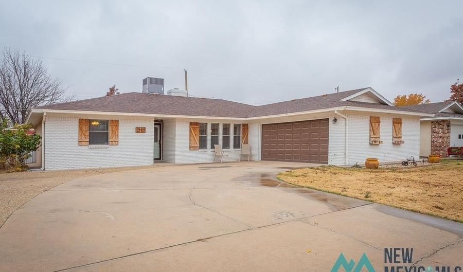 2105 W Briscoe Ave, Artesia, NM 88210 - 3 Beds, 2 Bath