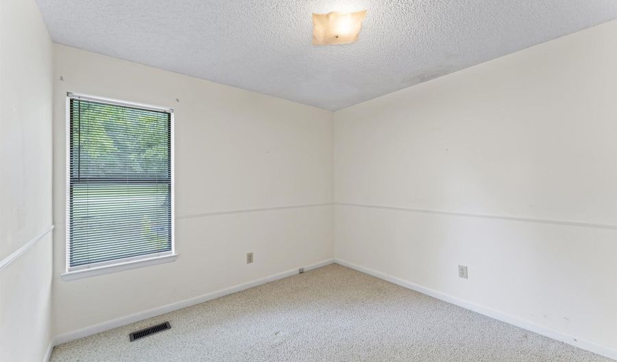 15 SILVER Ln, Alabaster, AL 35007 - 3 Beds, 2 Bath