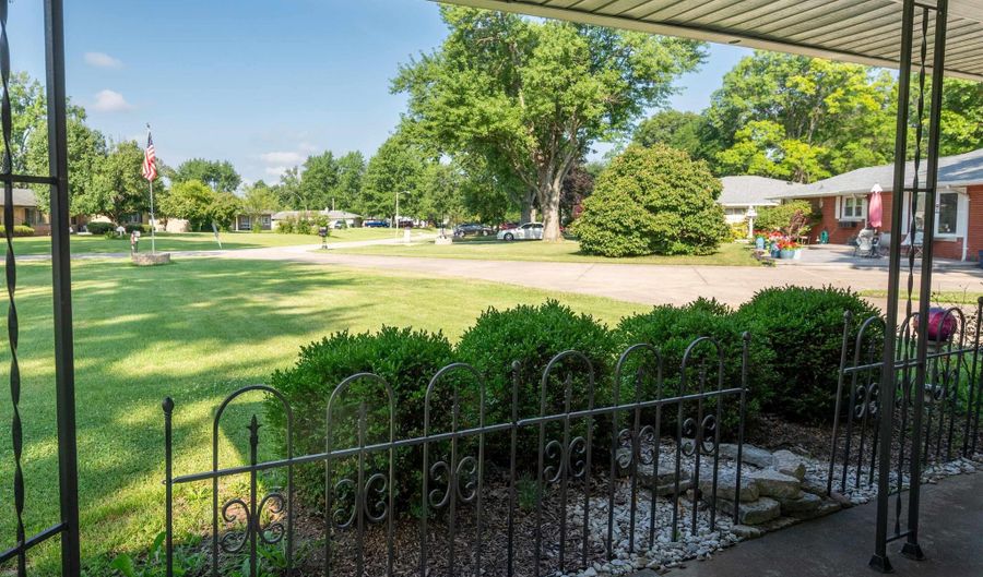 1926 Southwoods Rd, Anderson, IN 46012 - 3 Beds, 2 Bath
