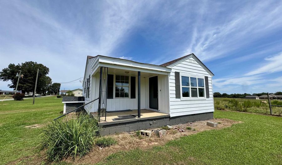 16260 Poplar Creek Rd, Athens, AL 35611 - 3 Beds, 1 Bath