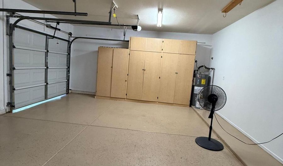 10910 W LAURELWOOD Ln, Avondale, AZ 85392 - 4 Beds, 3 Bath