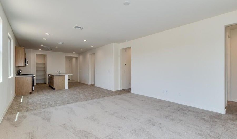 1674 N Hester Trl, Casa Grande, AZ 85122 - 5 Beds, 2 Bath