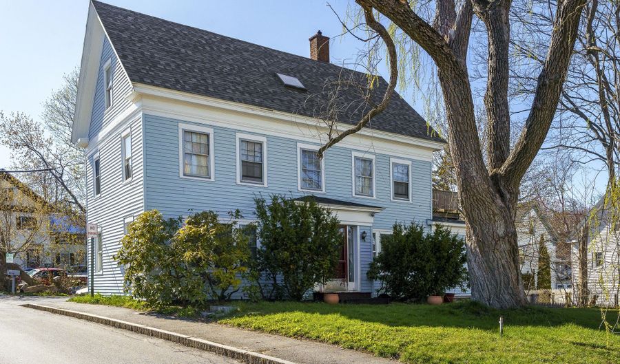 9 Pleasant St, Bath, ME 04530 - 4 Beds, 3 Bath