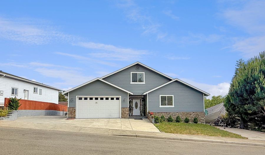 7175 VISTA RIDGE Dr, Brookings, OR 97415 - 3 Beds, 3 Bath
