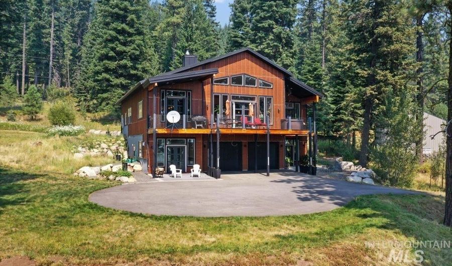 1629 W Mountain Rd 1.3 Acres, Cascade, ID 83611 - 3 Beds, 3 Bath