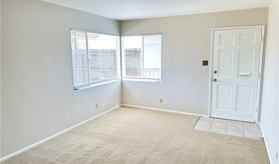 206 S West St, Anaheim, CA 92805 - 1 Beds, 1 Bath