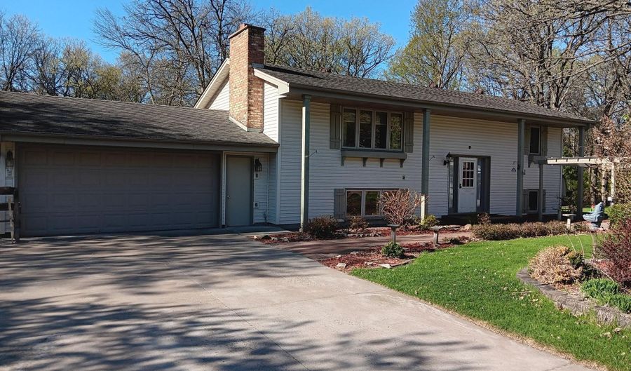 6828 157th Ln NW, Anoka, MN 55303 - 4 Beds, 2 Bath