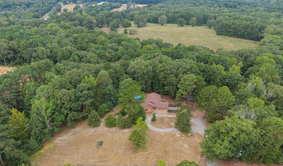 7035 Point View Rd, Benton, AR 72015 - 3 Beds, 3 Bath