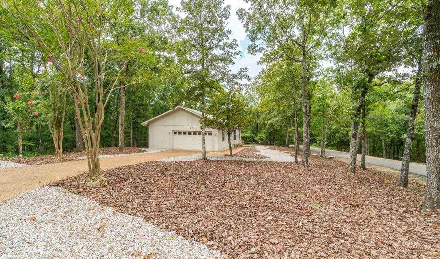 24 Descollar Cir, Hot Springs Village, AR 71909 - 2 Beds, 2 Bath