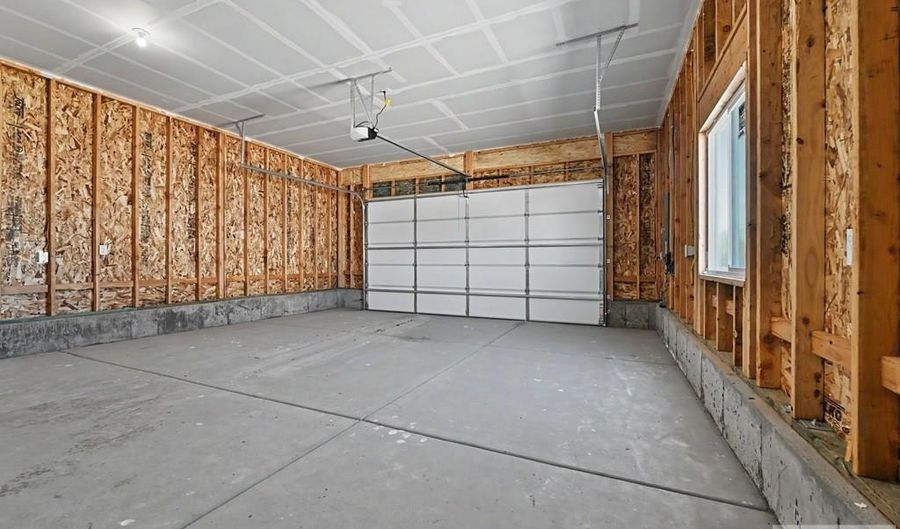 6283 Fenwood Ln, Ammon, ID 83406 - 3 Beds, 2 Bath