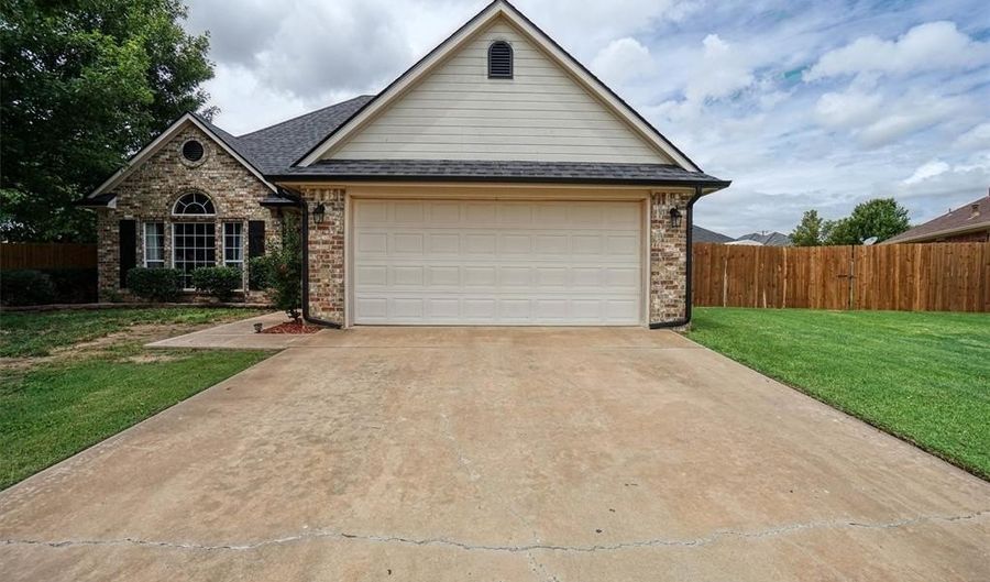 3417 Wendy Cir, Altus, OK 73521 - 4 Beds, 3 Bath