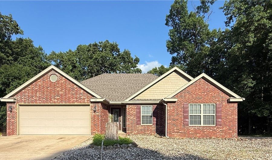 11 Kendal Dr, Bella Vista, AR 72714 - 3 Beds, 2 Bath