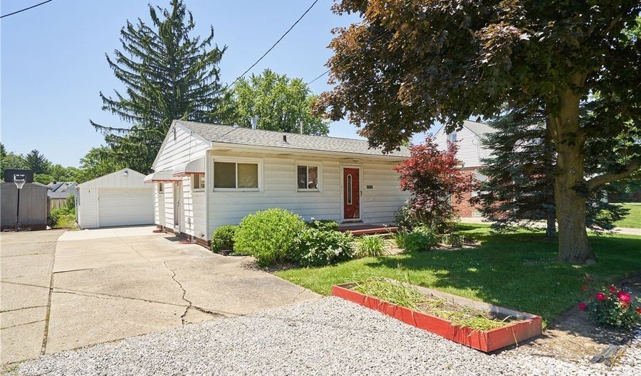 2620 Mogadore Rd, Akron, OH 44312 - 2 Beds, 1 Bath