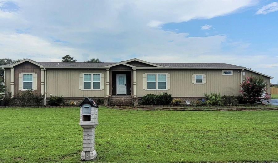 1927 N Twelfth St, Augusta, AR 72006 - 4 Beds, 3 Bath