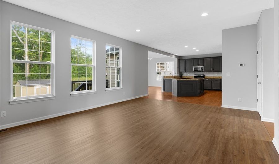 10400 Maryland St, Aurora, OH 44202 - 4 Beds, 4 Bath