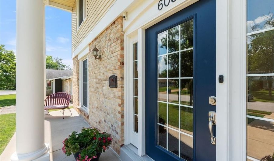 603 Rue Montand Dr, Ballwin, MO 63011 - 4 Beds, 3 Bath