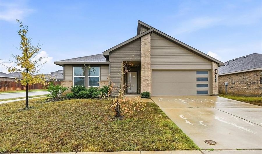 701 Griffith Park Trl, Alvarado, TX 76009 - 4 Beds, 2 Bath