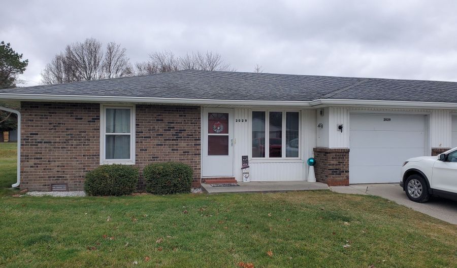 2029 Alhambra Ct, Anderson, IN 46013 - 2 Beds, 1 Bath