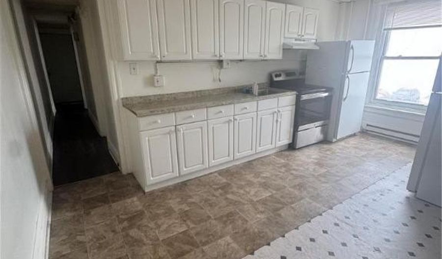 147 N 11TH St 3, Allentown, PA 18102 - 2 Beds, 1 Bath