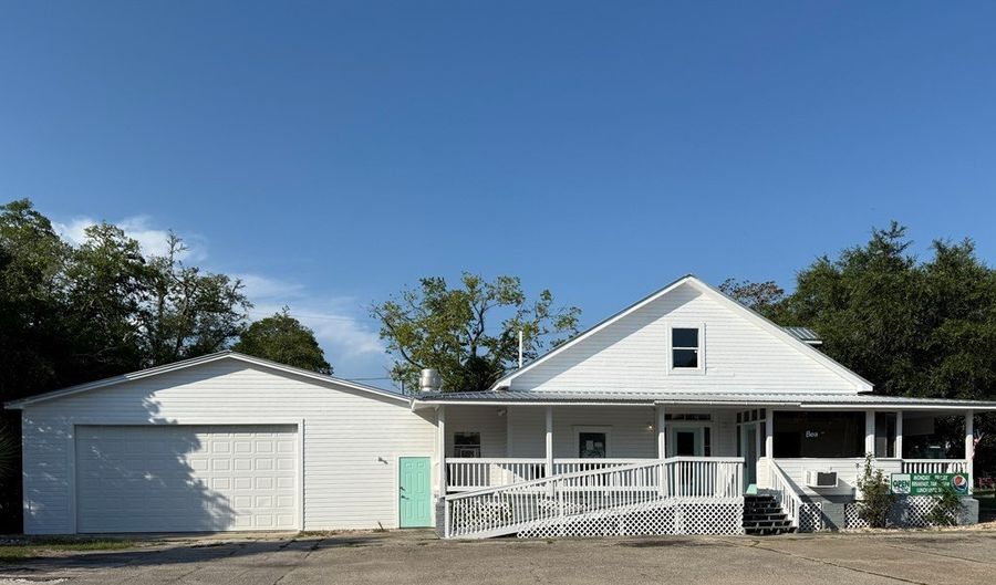 133 Ave E, Apalachicola, FL 32320 - 4 Beds, 4 Bath