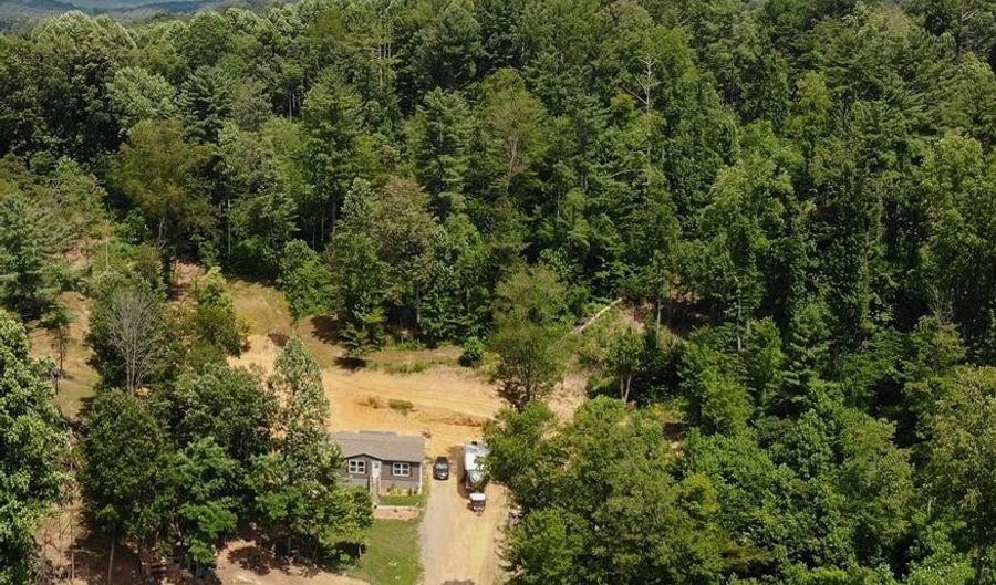 22720 Twin Oaks Rd, Abingdon, VA 24211 - 3 Beds, 2 Bath
