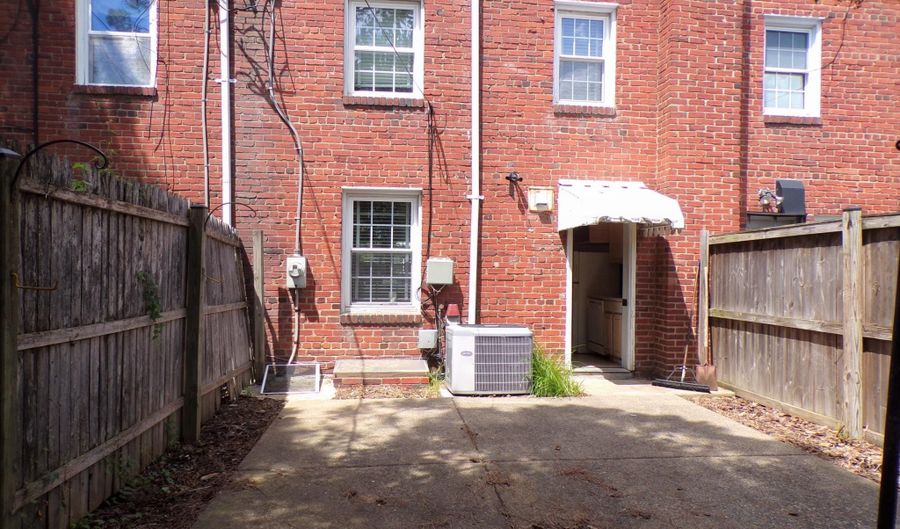 4772 21ST Rd N, Arlington, VA 22207 - 2 Beds, 2 Bath