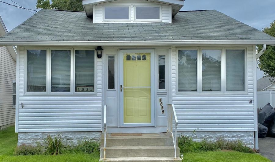 1835 Fernwood Rd, Belmar, NJ 07719 - 1 Beds, 2 Bath