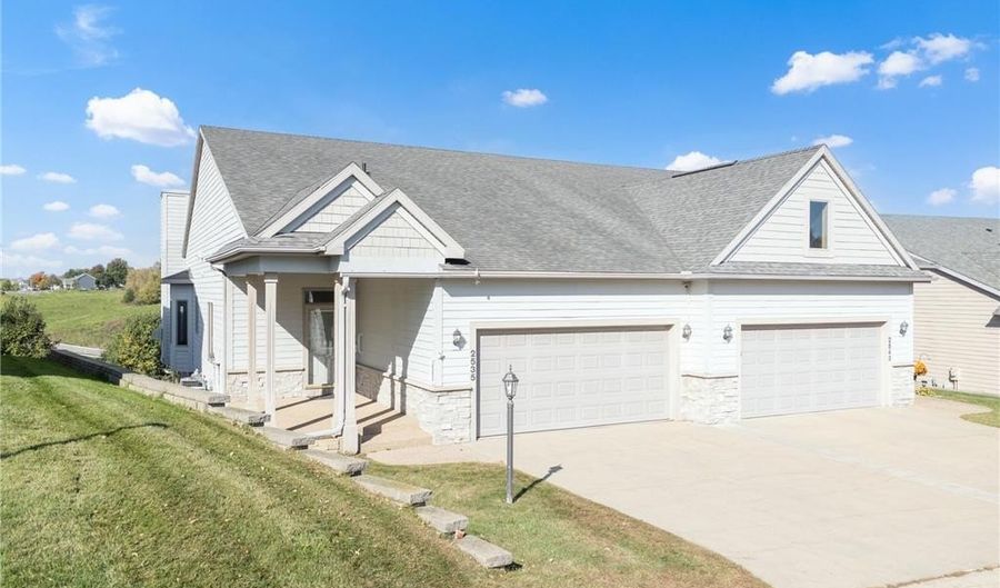 2535 Superior Ln NW, Rochester, MN 55901 - 4 Beds, 3 Bath