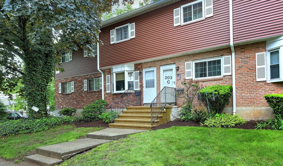 203 Edgemoor Rd APT C, Bridgeport, CT 06606 - 2 Beds, 2 Bath