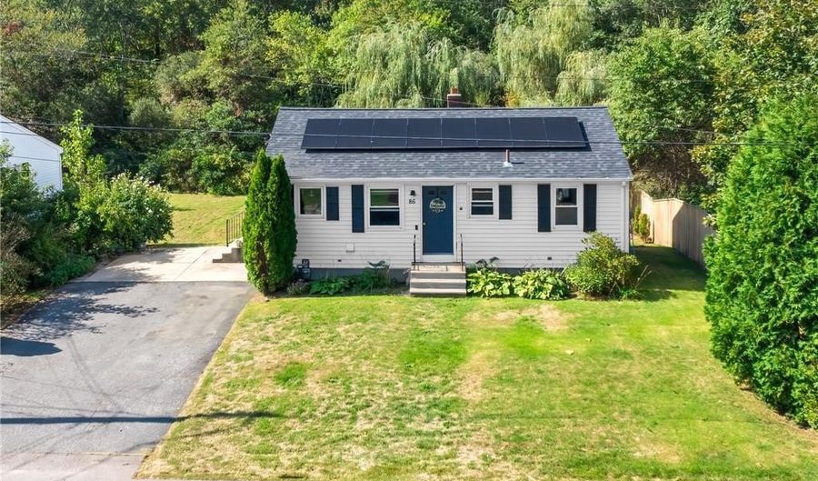 86 Hancock Dr, North Kingstown, RI 02852 - 2 Beds, 1 Bath
