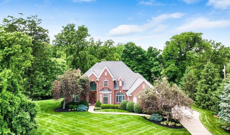 1491 Apple Farm Ln, Anderson Twp., OH 45230 - 5 Beds, 5 Bath