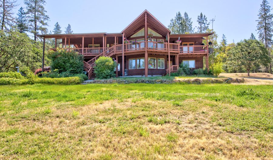 735 Forest Hills Dr, Rogue River, OR 97537 - 4 Beds, 3 Bath