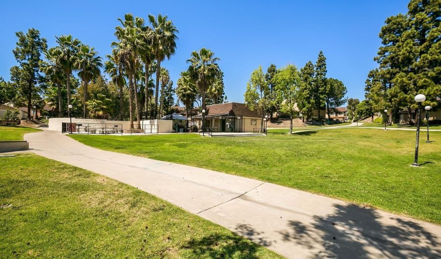 6730 Omega Dr, San Diego, CA 92139 - 2 Beds, 1 Bath