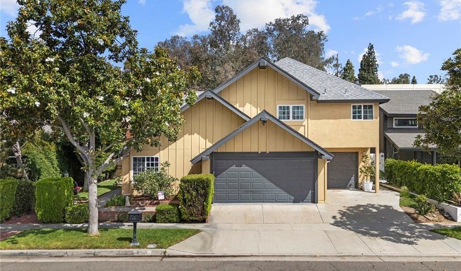 6263 E Northfield, Anaheim, CA 92807 - 5 Beds, 3 Bath
