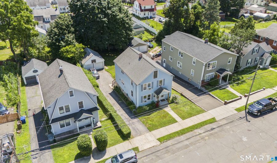 95-97 Englewood Ave, Bridgeport, CT 06606 - 4 Beds, 2 Bath