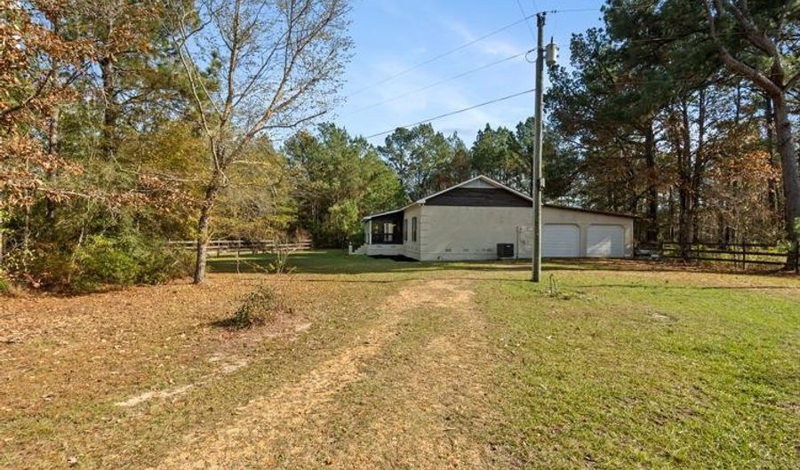 312 ANDERSON CANAL Rd, Foxworth, MS 39483 - 5 Beds, 2 Bath