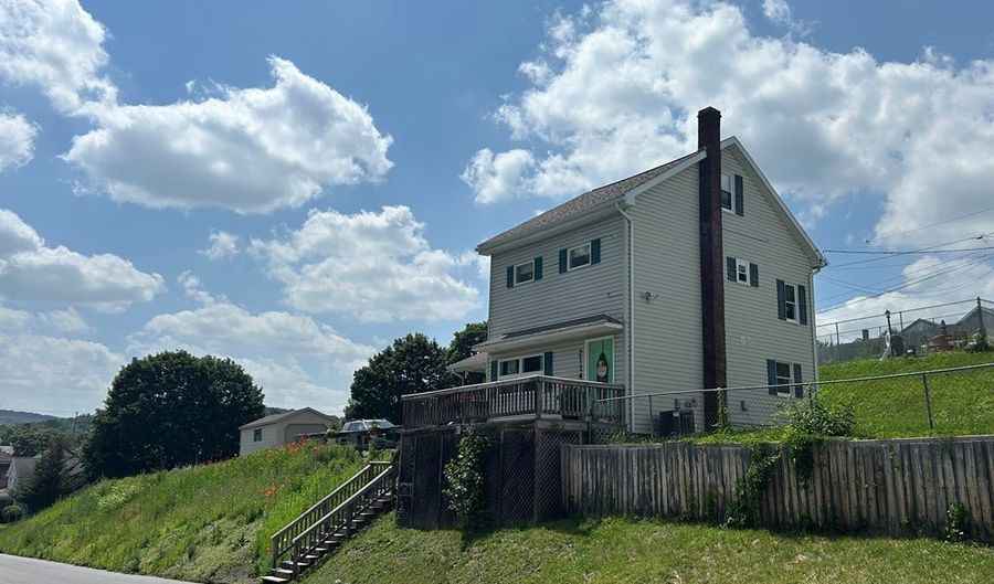 2114 14th Ave, Altoona, PA 16601 - 3 Beds, 2 Bath