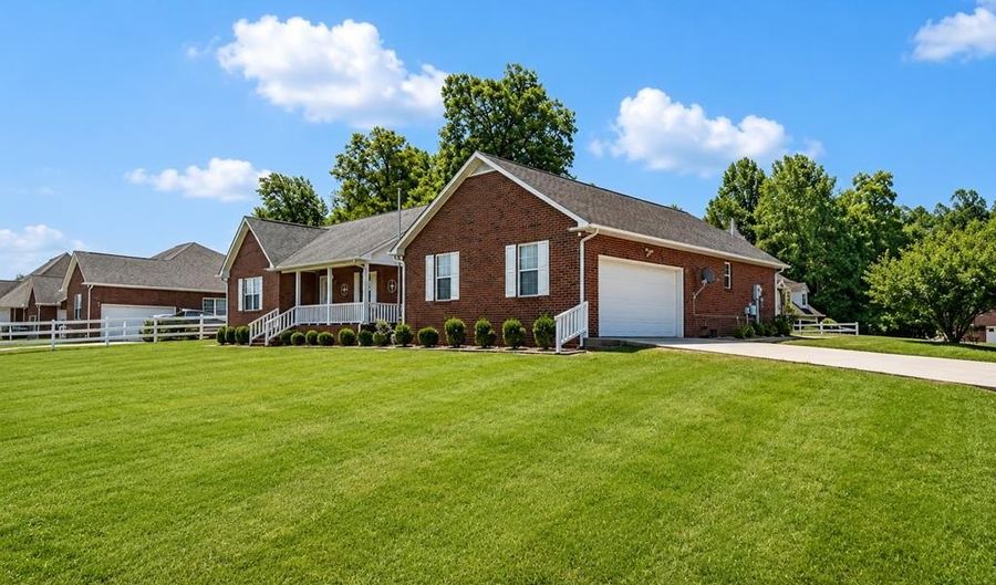 372 Brookside Dr, Algood, TN 38506 - 3 Beds, 2 Bath