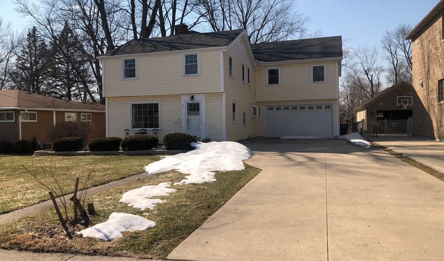 58 S Chase Ave, Lombard, IL 60148 - 5 Beds, 4 Bath