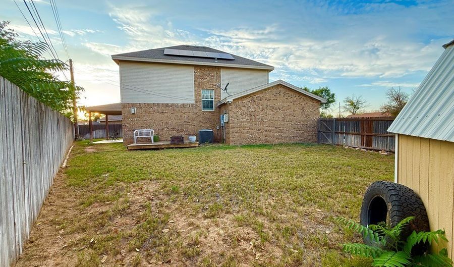 604 NE Ave E Pl, Andrews, TX 79714 - 3 Beds, 2 Bath