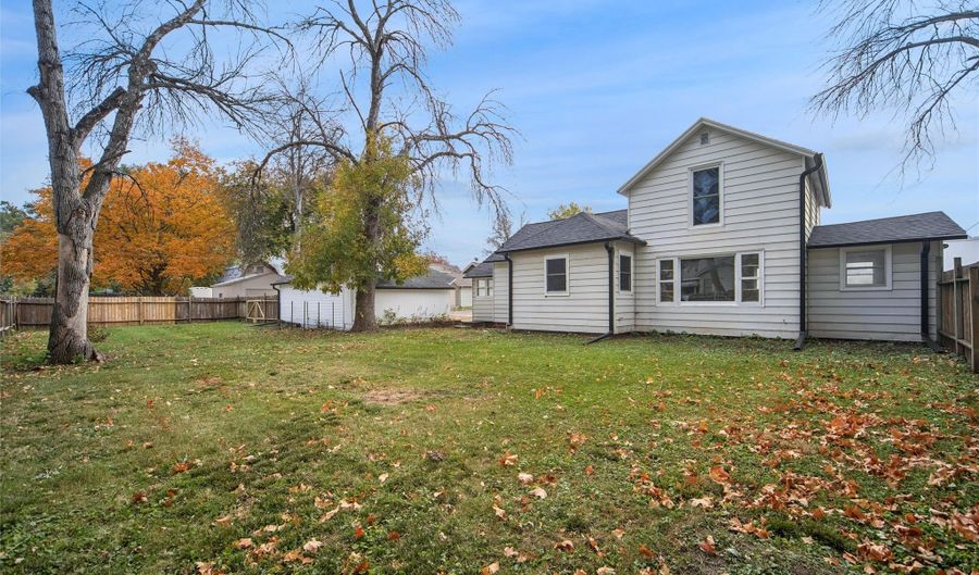 212 Nile Kinnick Dr N, Adel, IA 50003 - 3 Beds, 1 Bath