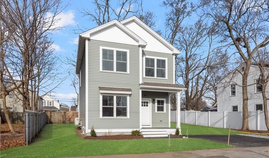 27 Holly St, East Providence, RI 02915 - 3 Beds, 2 Bath