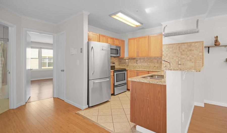 30 HEARTHSTONE Ct E, Annapolis, MD 21403 - 2 Beds, 2 Bath